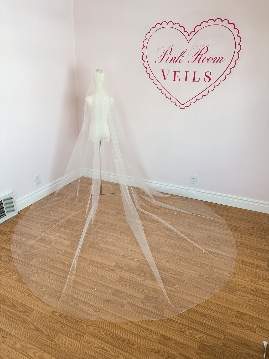 The Barely There Glitter Veil with Cascading Pearls