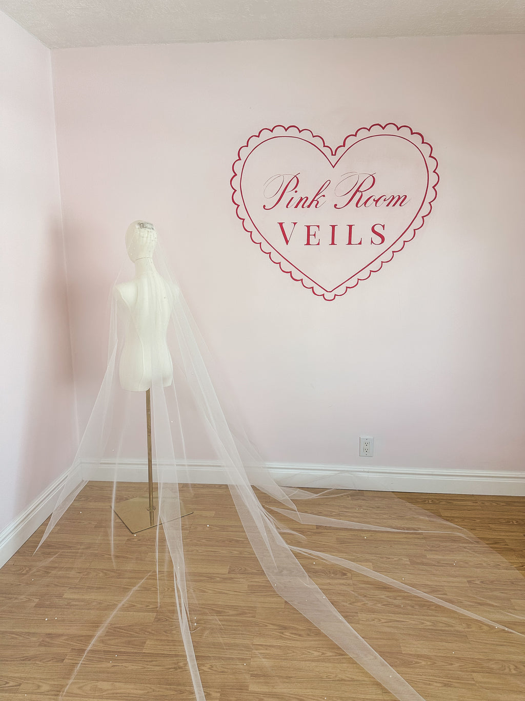 The Barely There Glitter Veil with Cascading Pearls