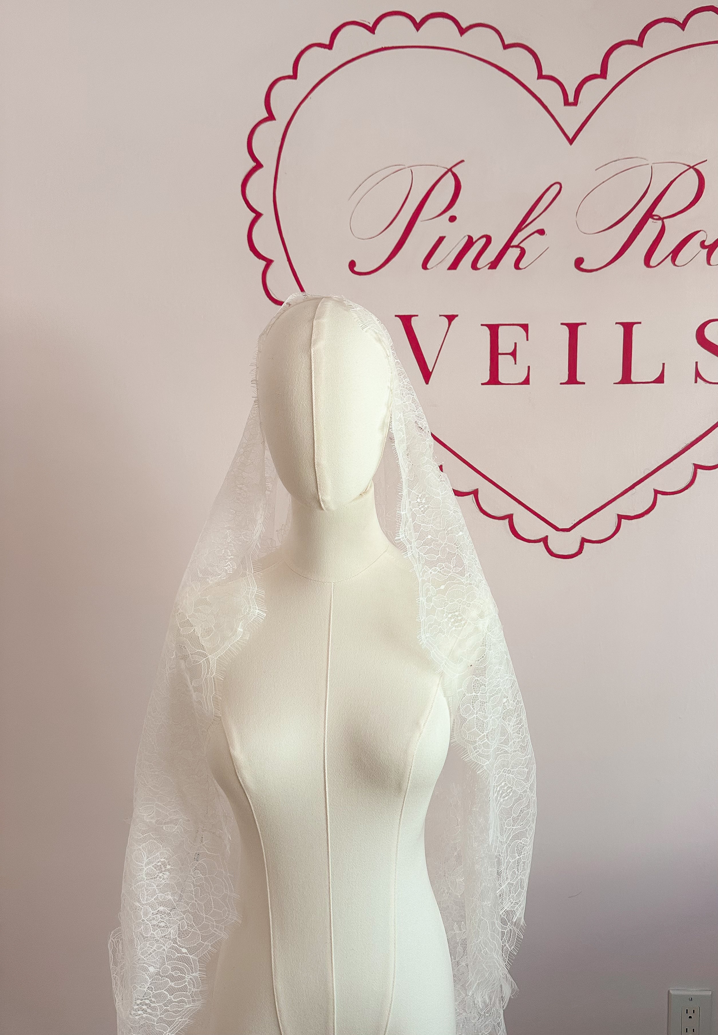 Mantilla Chantilly Lace Veil